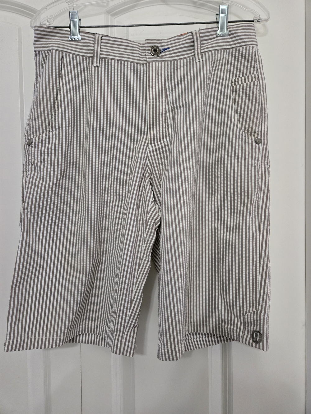 Lululemon Kahuna Striped Seersucker Shorts in Beige and White